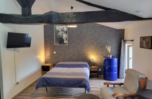 Saint-Jean-d'Angely Apartment | Immeuble Hypercentre