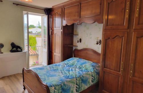 Saint-Jean-d'Angely Apartment | Immeuble Hypercentre