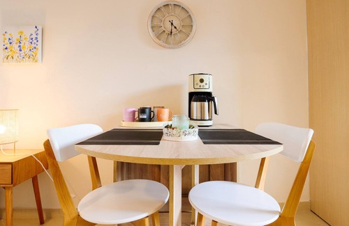 Schinias Apartment | Impeccable 1-Bed Apartment in Schinias Beach