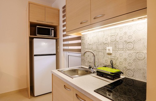Schinias Apartment | Impeccable 1-Bed Apartment in Schinias Beach