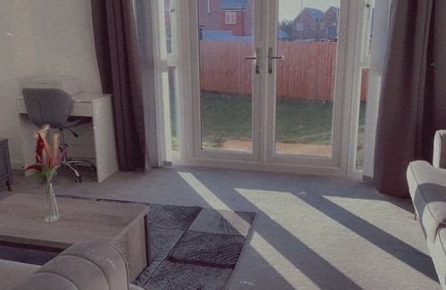 Great Houghton House | Impeccable 3-Bed House in Northampton