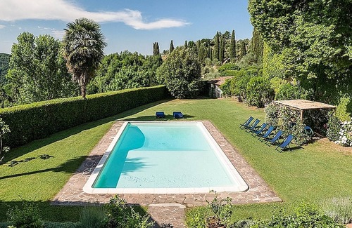 Villabuona House | Impressive 18th century country house with pool and cleaning services!