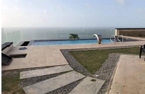 Sabanilla Montecarmelo Cabin | Impressive Beachfront Cabin for rent