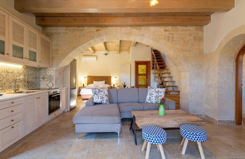 Maheri Villa | Impressive & Beautifully Restored House - 2 Self-Contained Suites, Private Pool & Stunning Views!