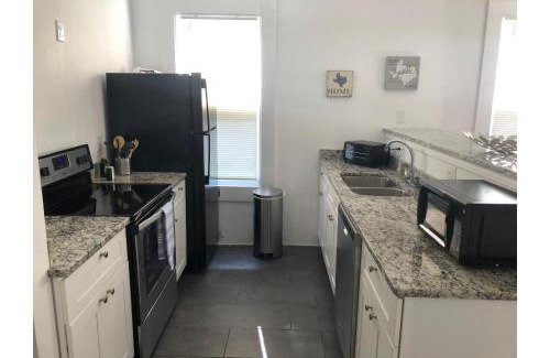 Tobin Hill Apartment | Impressive Cozy Historic 2BR Apt Near Downtown