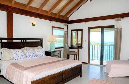 Mamora Bay Villa | Impressive grand villa directly on the ocean with private pool and beach