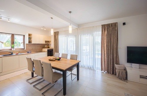 Jursici House | Impressive pool vacation home near Pula - perfect for families with children
