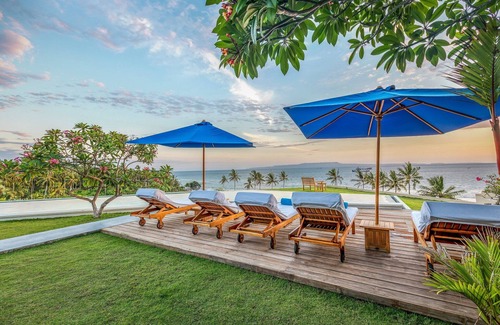 Manggis Villa | In 1 word: WOW! Unique, Breathtaking and Luxury!