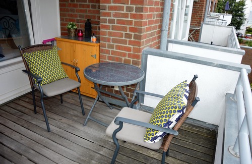 Niendorf Apartment | In a bathrobe to the beach .
