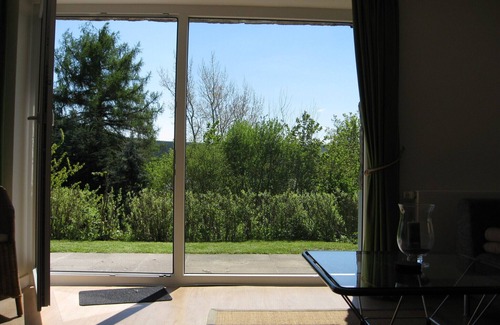 Gleidorf Apartment | in a beautiful country house, luxury refurbishment, right on the forest + near the golf course
