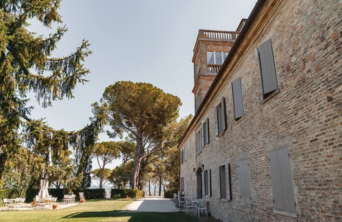 Santa Veneranda Apartment | In an old rural farmhouse with swimming pool and sea view, perfect for couples