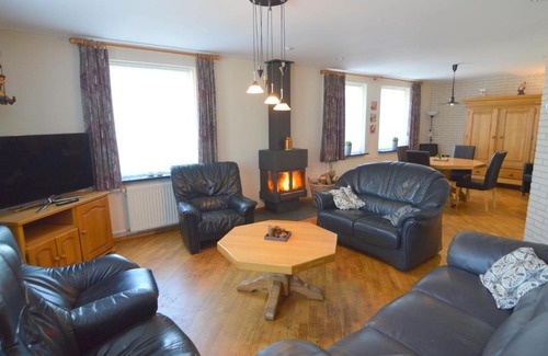 Zijtaart House | In beautiful rural area located holidayfarm with recreation room and garden
