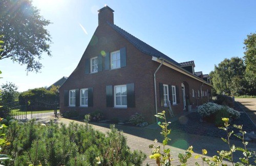 Zijtaart House | In beautiful rural area located holidayfarm with recreation room and garden