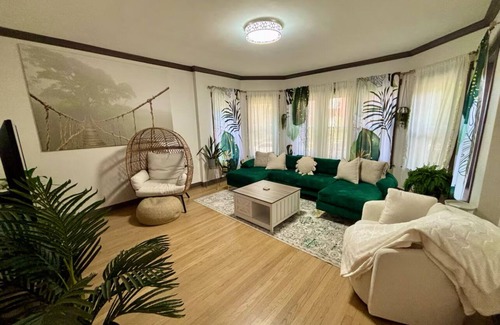 Berwyn House | in Berwyn - 3 bedrooms available