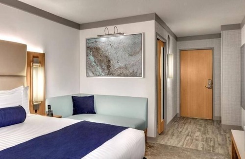 Gateway District House | In “Entertainment Capital of the World!” 2 Pools, Casino, Close to Mob Museum