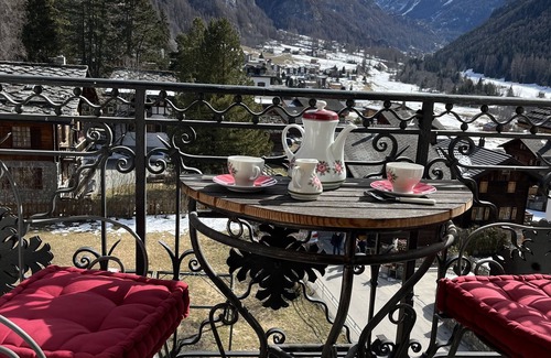 Evolene Apartment | In Evolene, sunny studio with stunning view over the mountains