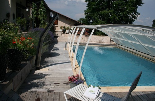 Villette-sur-Ain Apartment | In heart of the Rhône-Alpes, 4-person air-conditioned apartment, sheltered pool.
