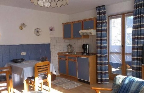 Safferstetten Apartment | In Ortsmitte gelegenes Appartement mit kostenlosem Stellplatz