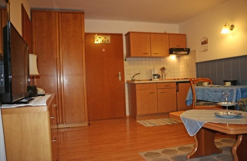 Safferstetten Apartment | In Ortsmitte gelegenes Appartement mit kostenlosem Stellplatz
