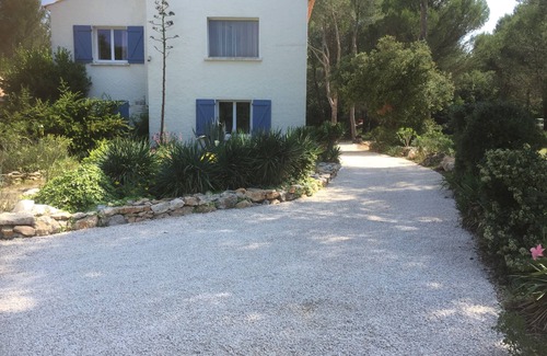 Signes Villa | In Provencal villa, Circuit Paul Ricard le Castellet.