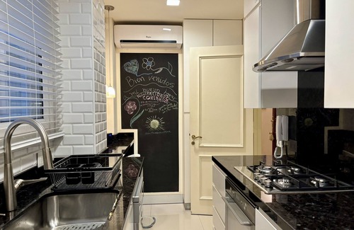 Recoleta Apartment | In the heart of Recoleta, a classy French Pied-à-Terre, like new, like home.