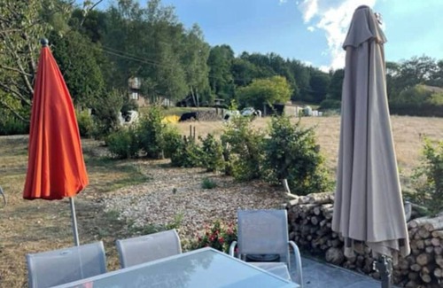 Olloy-sur-Viroin Cottage | In the Viroin-Hermeton nature park, Le gîte de la Champagne, pets allowed