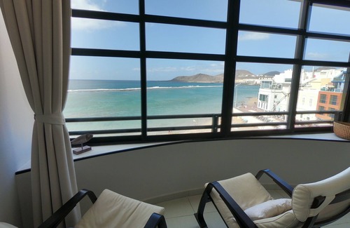 Las Palmas de Gran Canaria Apartment | In the heart of Las Canteras beach with breath taking views