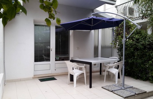 Grado Apartment | In the center. Apartment with garden and terrace a few meters from the beach