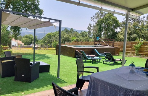 Porto de Mos House | In the center of town, close to culture, the beach and the mountains. Pets accepted