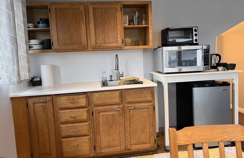 South Pasadena Apartment | In the charming upscale South Pasadena, 10 miles from downtown Los Angeles
