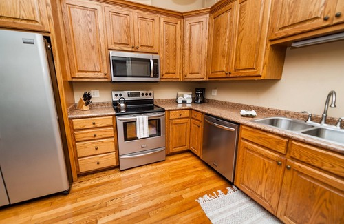 Spartanburg Apartment | In the heart of downtown Spartanburg! Literally! Steps to restaurants and shops!
