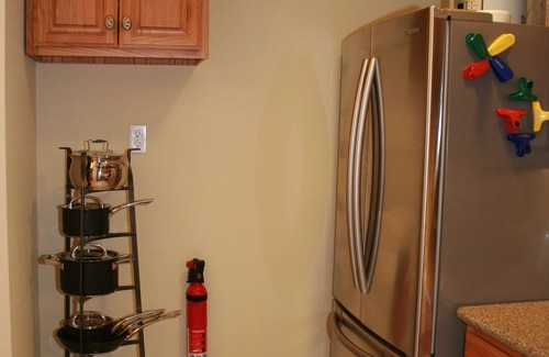 Elmwood House | In the Heart of Elmwood-Location is Everything! Discount for stays of 3-4 months