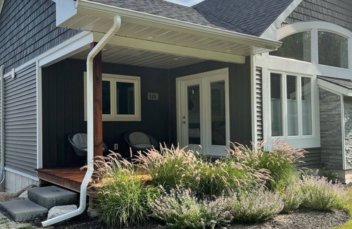 Meaford House | In the heart of Georgian Bay mins from Thornbury , Meaford and Blue Mountain
