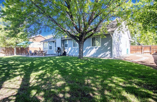 Hailey House | In the Heart of Hailey; PRIVATE PET-FRIENDLY 3 bedroom home with garage