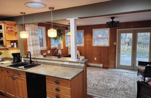 Hampton House | In the heart of Hampton. The Heron's Landing Vacation House.