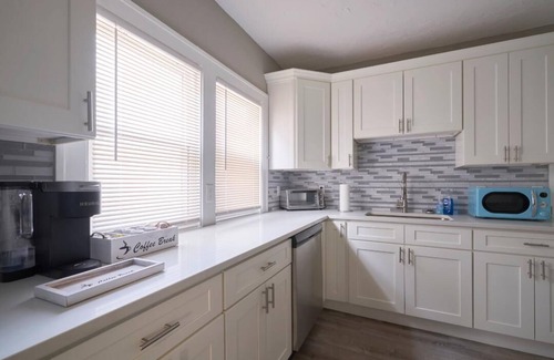 Lakewood Apartment | In the Heart of it all Lakewood- sleeps 6!