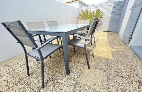 La Flotte Cottage | In the heart of La Flotte - House 4 persons- private Patio - Private parking