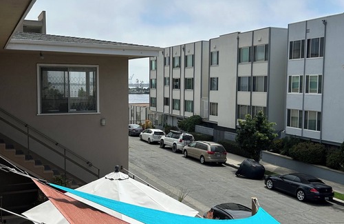 Alamitos Beach Condo | In the heart of Long Beach- Ocean Blvd! Close to Queen Mary & Shoreline Village!