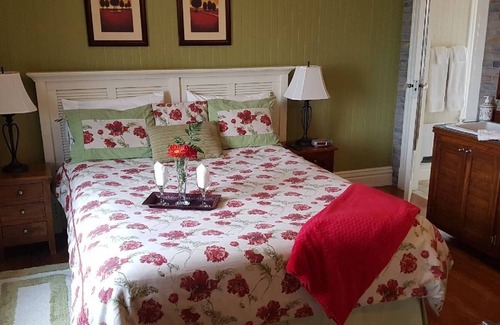 Matane House | In the heart of Matane, the Bruine Océane Inn is a little gem ready to welcome y