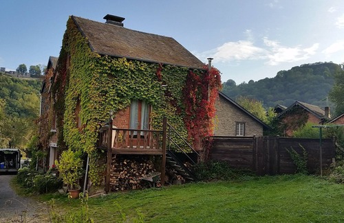Frahan Cottage | In the heart of nature, beautiful house to enjoy the peace and quiet on the farm with Wifi.