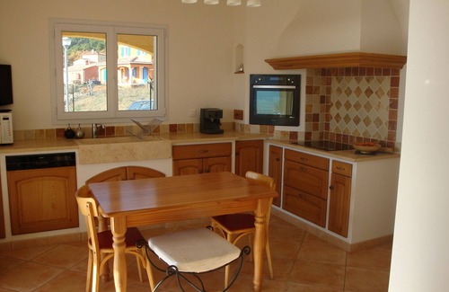 Peyruis House | In the heart of Provence, for holidays, pretty villa with a superb view