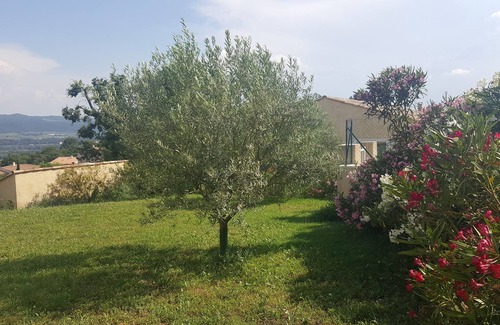 Peyruis House | In the heart of Provence, for holidays, pretty villa with a superb view