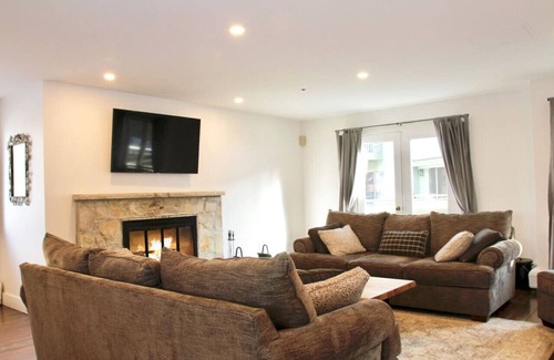 Stratton Mountain House | In the Heart of Stratton Village Square