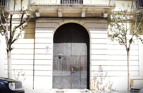 Trani Apartment | In the heart of Trani, this home offers a perfect blend of comfort & style.