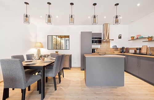 Fourviere Apartment | In the hyper-center, a stone's throw from Vieux-Lyon and Les Subsistances