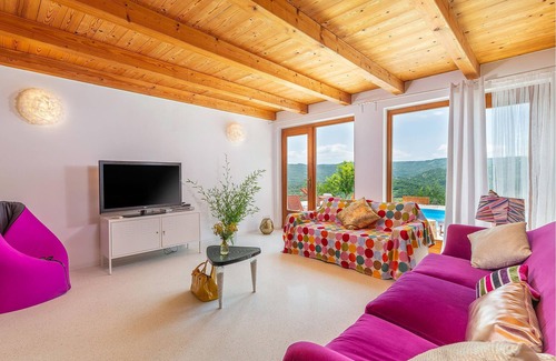 Krbune House | In the interior of Istria, on the gentle green slopes of the small village of Krbuni, you will find