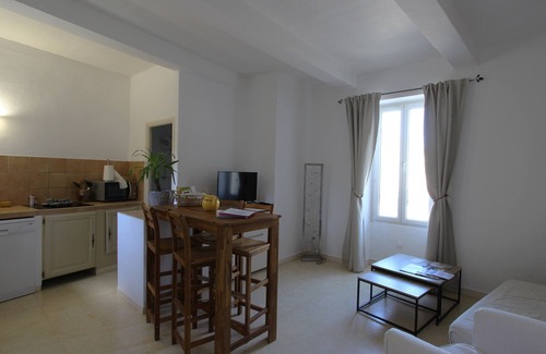 Cabrieres-d'Avignon Apartment | In the Luberon - Gite l'Arbousier 3* - 4 people - Gites Provence et Nature
