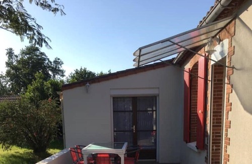 Chateau-Thebaud House | -In the middle of the vineyards-