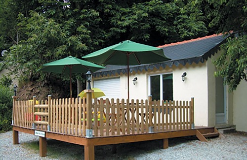 Plouguenast House | In the nature, along the river with sport activities and swimming pool