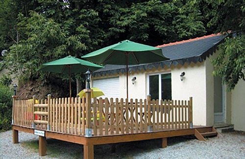Plouguenast House | In the nature, along the river with sport activities and swimming pool